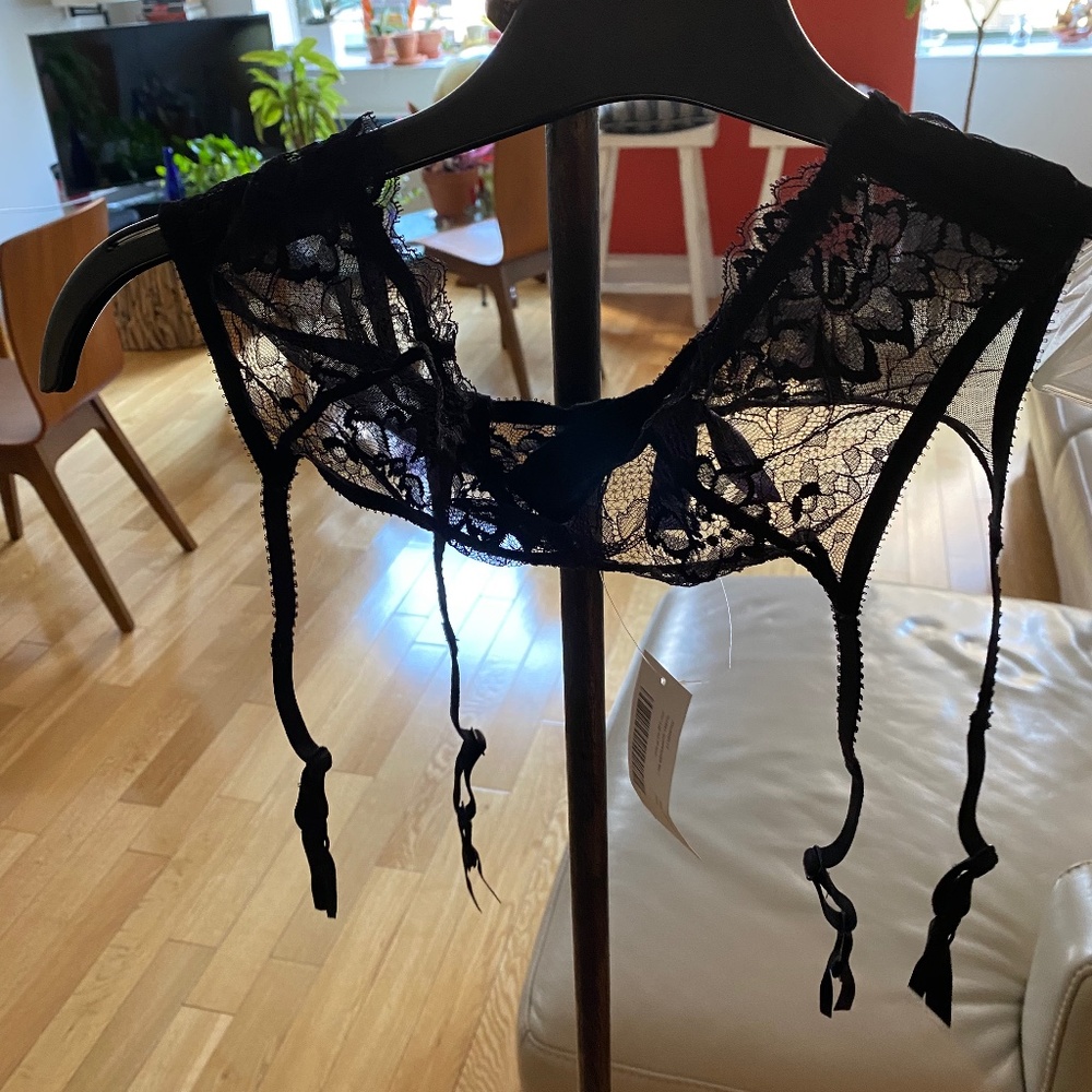 JOURNELLE Black "Isabel" SUSPENDER BELT in medium